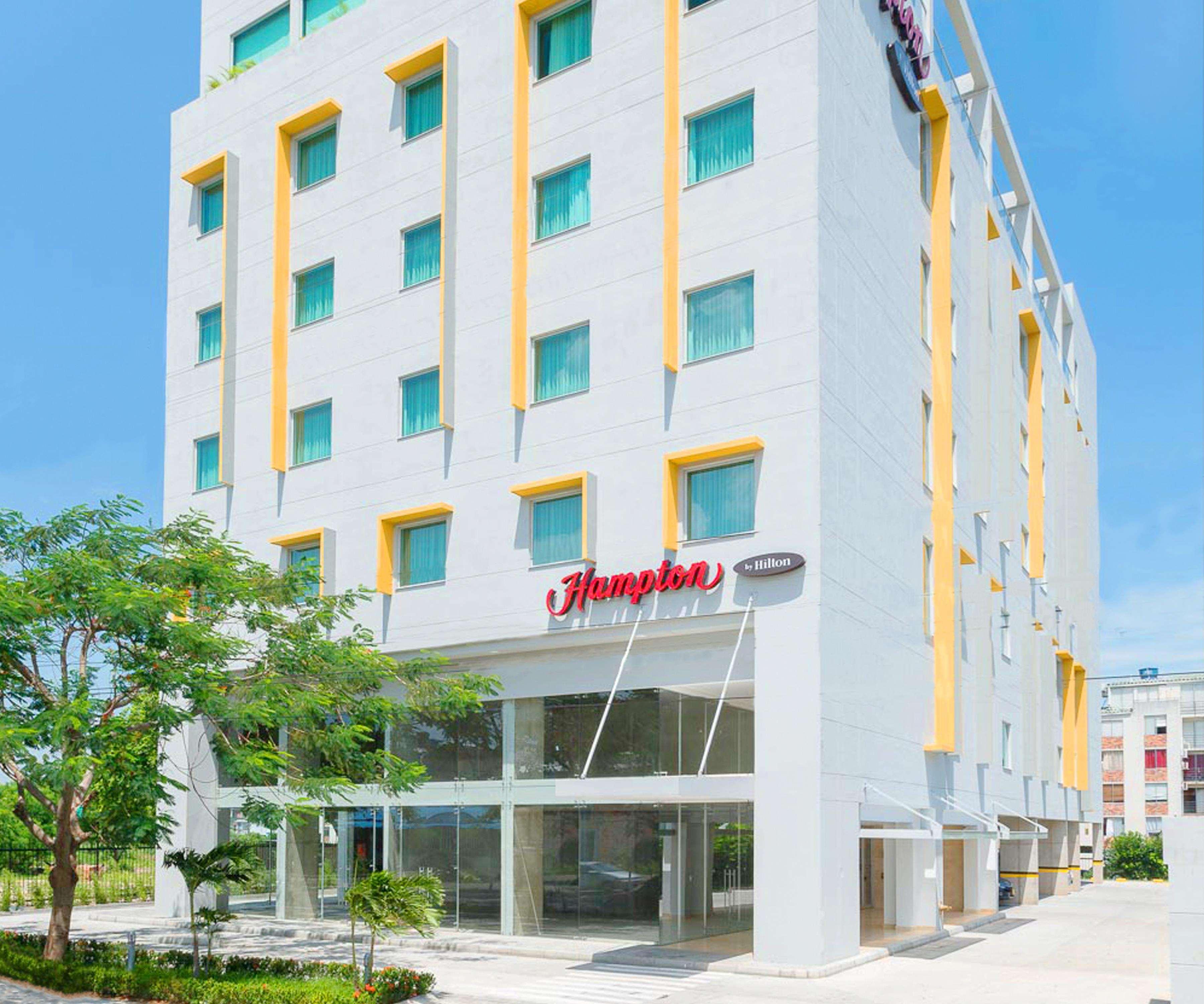Отель Hampton By Hilton Йопаль Экстерьер фото